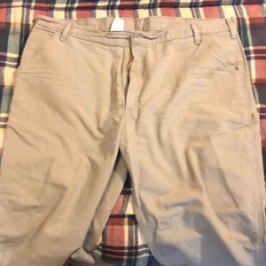 Gray Carhartt work pants. SIZE: 42x32.